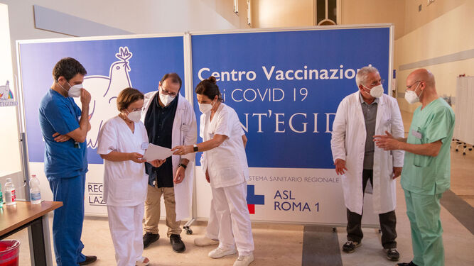 El centro de vacunación de Sant Egidio en Roma no deja a nadie atrás