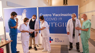 El centro de vacunación de Sant Egidio en Roma no deja a nadie atrás