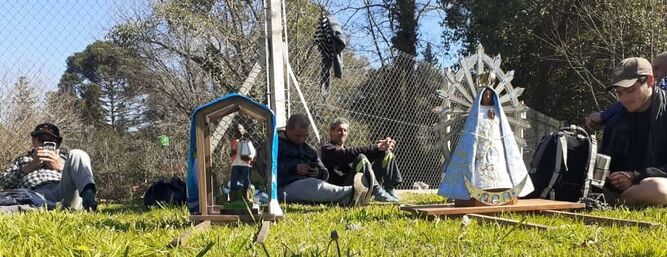Peregrinos descansando