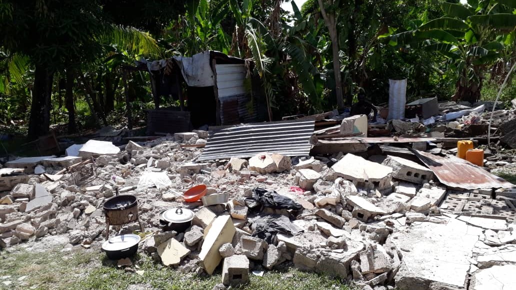 Casa destruída por el terremoto en Haití