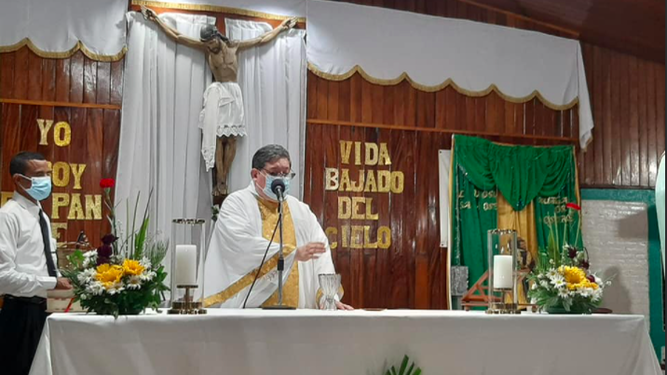 La Iglesia nicaragüense estudia suspender las misas presenciales tras el aumento de contagios en los templos del país