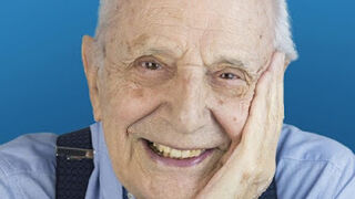 José Luis Olaizola: "No hay nadie que pueda ser un inútil total toda su vida si recibe ayuda"