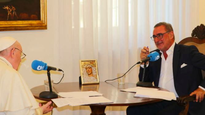 Carlos Herrera entrevista al Papa en la Cope