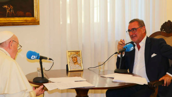 Carlos Herrera entrevista al Papa en la Cope