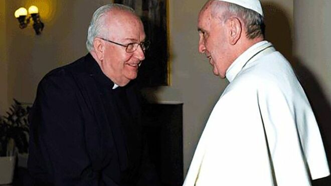 Monseñor Vérgez Alzaga y el papa Francisco