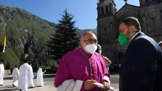 Sanz, con el presidente de Asturias, en Covadonga