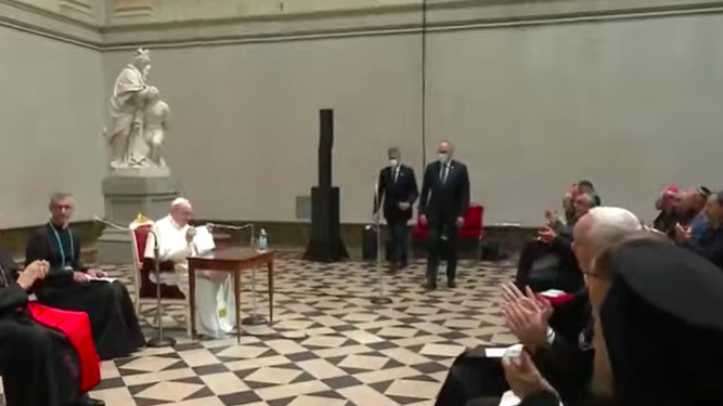 Francisco concluye su discurso