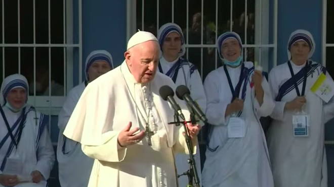 El abrazo del Papa a los más pobres en el 'Bronx de Bratislava'