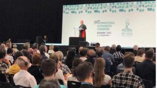 Cardenal Yeom Soo-jung en Budapest