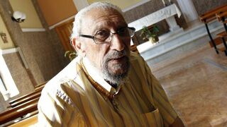 Muere Andrés Avelino.