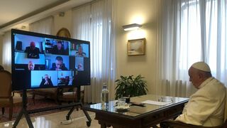 El Papa se encontró en modo virtual con el Consejo de Cardenales