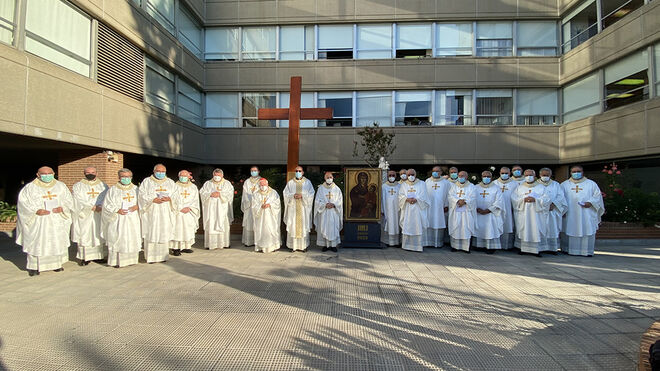 La cruz y el icono de la JMJ vistan la CEE