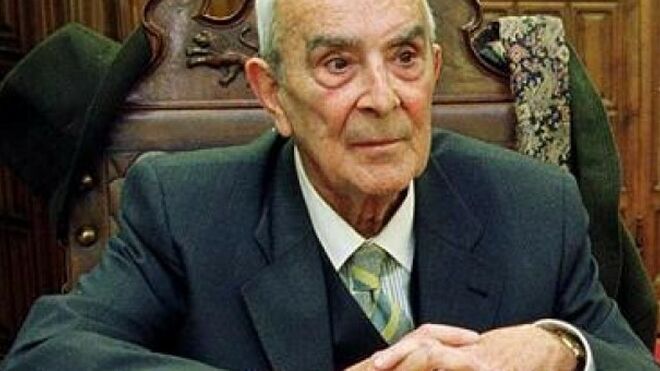 En honor a D. Luis Gil Fernández