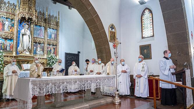 Apertura puerta iglesia del Sagrado Corazón, en Gandia