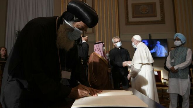 Firma del documento de líderes religiosos y científicos ante la COP26