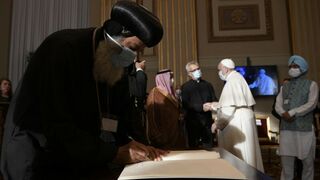 Firma del documento de líderes religiosos y científicos ante la COP26