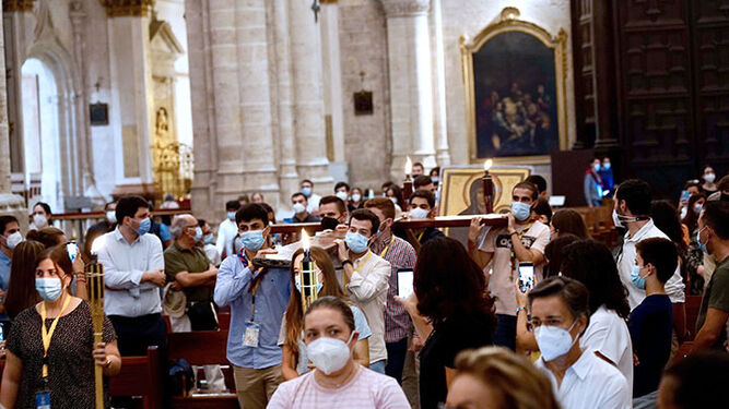 Cruz JMJ llega a la Catedral