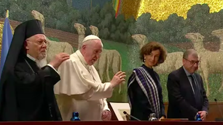 Bartolomé y Francisco bendicen la nueva aula de la Lateranense