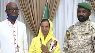 Gloria Cecilia, en el centro