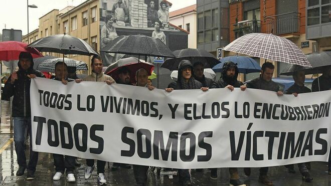 Víctimas del clero español durante una manifestación.