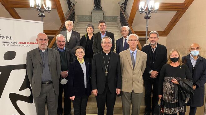 Miembros del patronato de la Fundació junto a Javier Vilanova, tras la inauguración del curso.