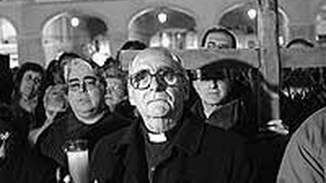 El obispo Teodor Úbeda manifestándose contra la guerra de Irak