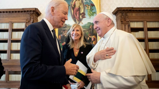 Biden, su esposa Jill y Francisco