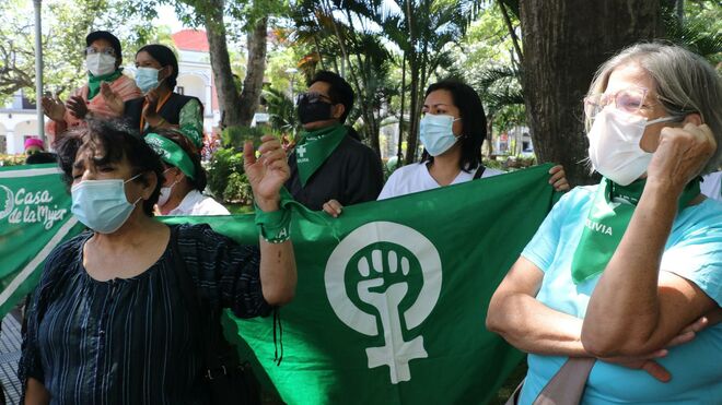 Protestas de mujeres en Bolivia por la actitud de la Iglesia con la niña embarazada