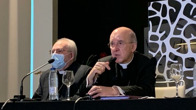 Osoro, a los religiosos: "Seguid en los cruces de los caminos, donde está la gente que sufre"