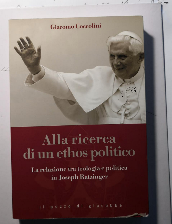 Libro sobre Ratzinger
