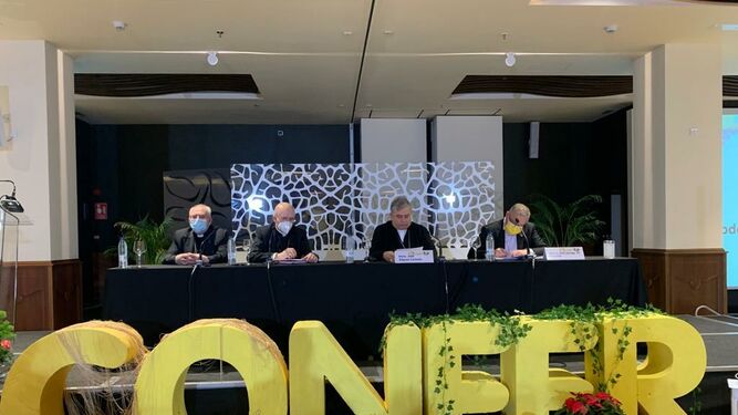 Mesa conclusiva de la Asamblea de Confer
