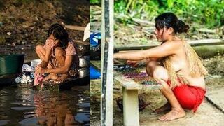 Mujeres en cuclillas