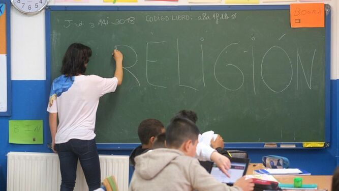 Clase de Religión en un aula pública.