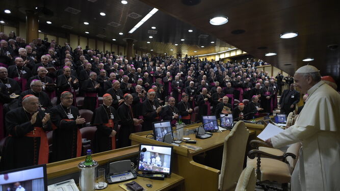 Los obispos italianos y el papa.