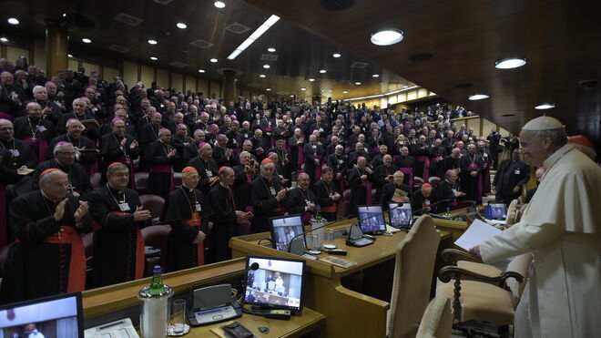 Los obispos italianos y el papa.