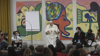 El papa , con los jóvenes de Scholas