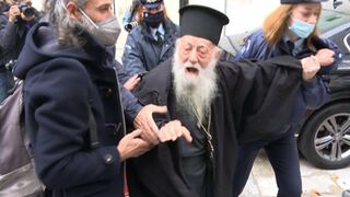 El sacerdote que llamó 'hereje' al Papa