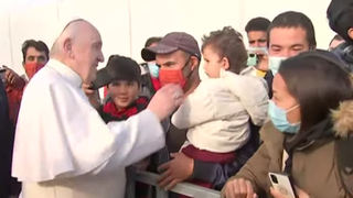 El clamor del Papa en Lesbos: "¡No dejemos que el Mare Nostrum se convierta en un desolador Mare Mortum!"