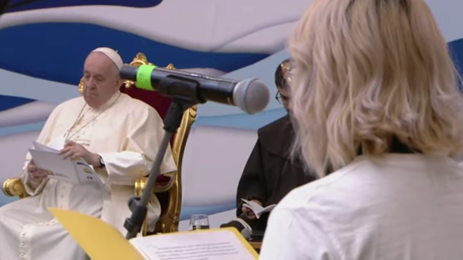 El Papa escucha a los jóvenes