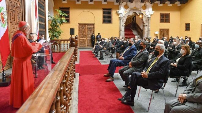 El cardenal Barreto recibió "El sol de Perú"