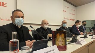 Los intervinientes en la presentación del libro de Sánchez Adalid