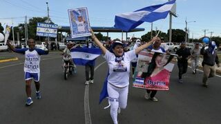 Marcha pidiendo la libertad de los presos políticos nicaragüenses.