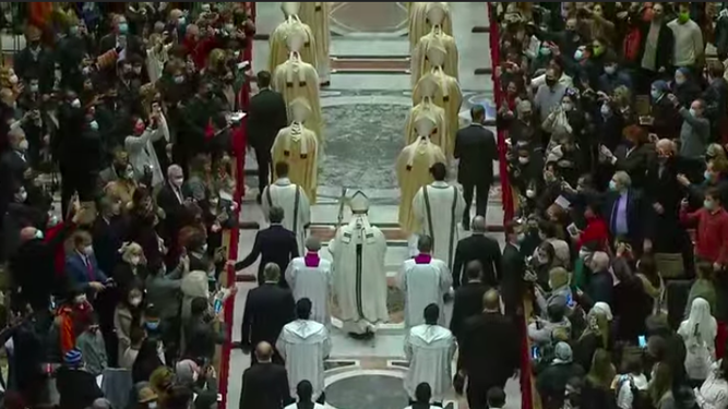 Procesión de entrada a la basílica de San Pedro
