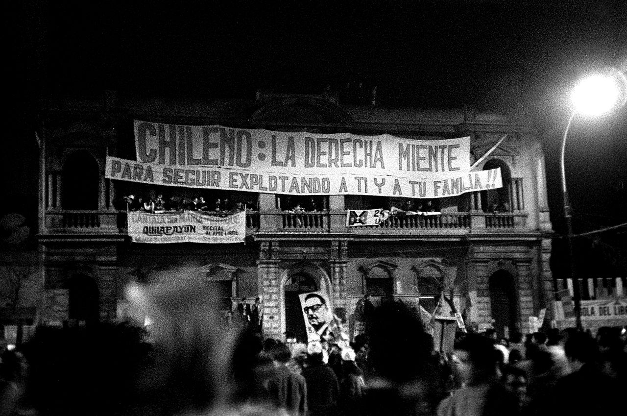 1280px-El_día_que_ganó_Allende_Edificio_de_la_FECH