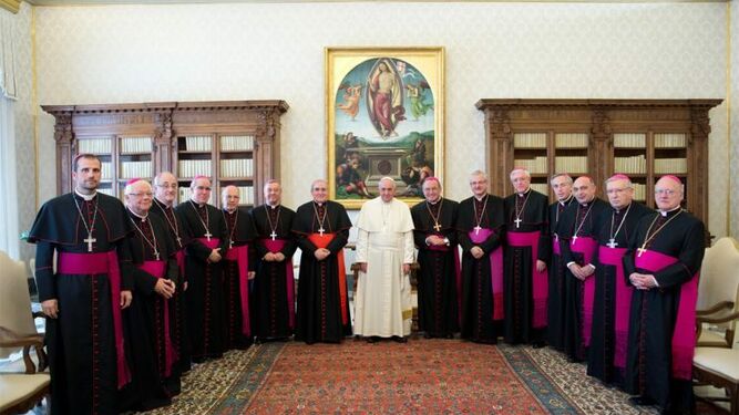 Los obispos de Cataluña, junto al papa Francisco, en 2014.