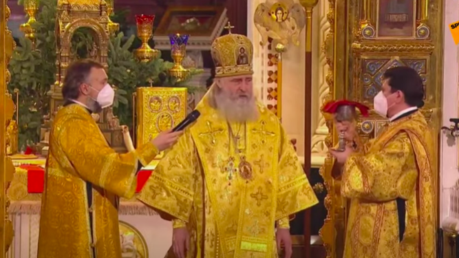Kirill, durante la misa de Navidad en Moscú