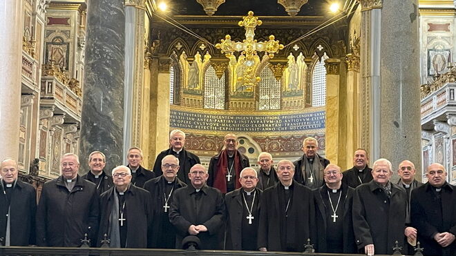 Los obispos de Barcelona, Tarragona y Valencia en San Juan de Letrán.