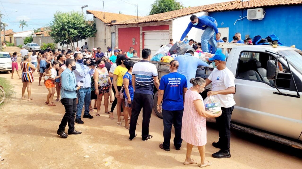 Ayuda a las vícitmas de las inundaciones