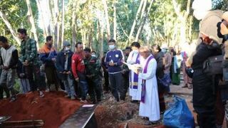 Funeral católico por las víctimas