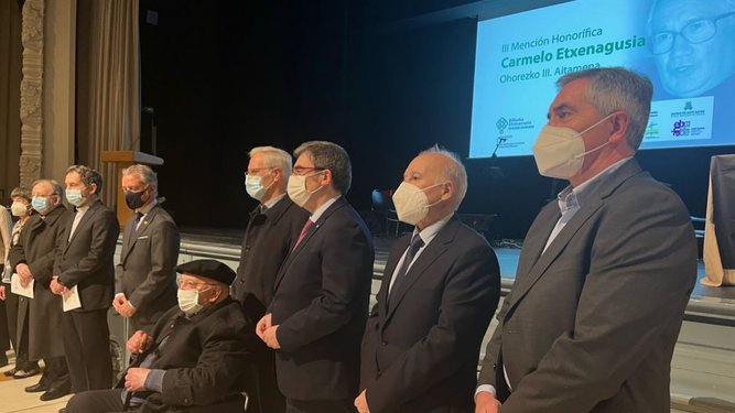 III mención honorífica Carmelo Etxenagusia